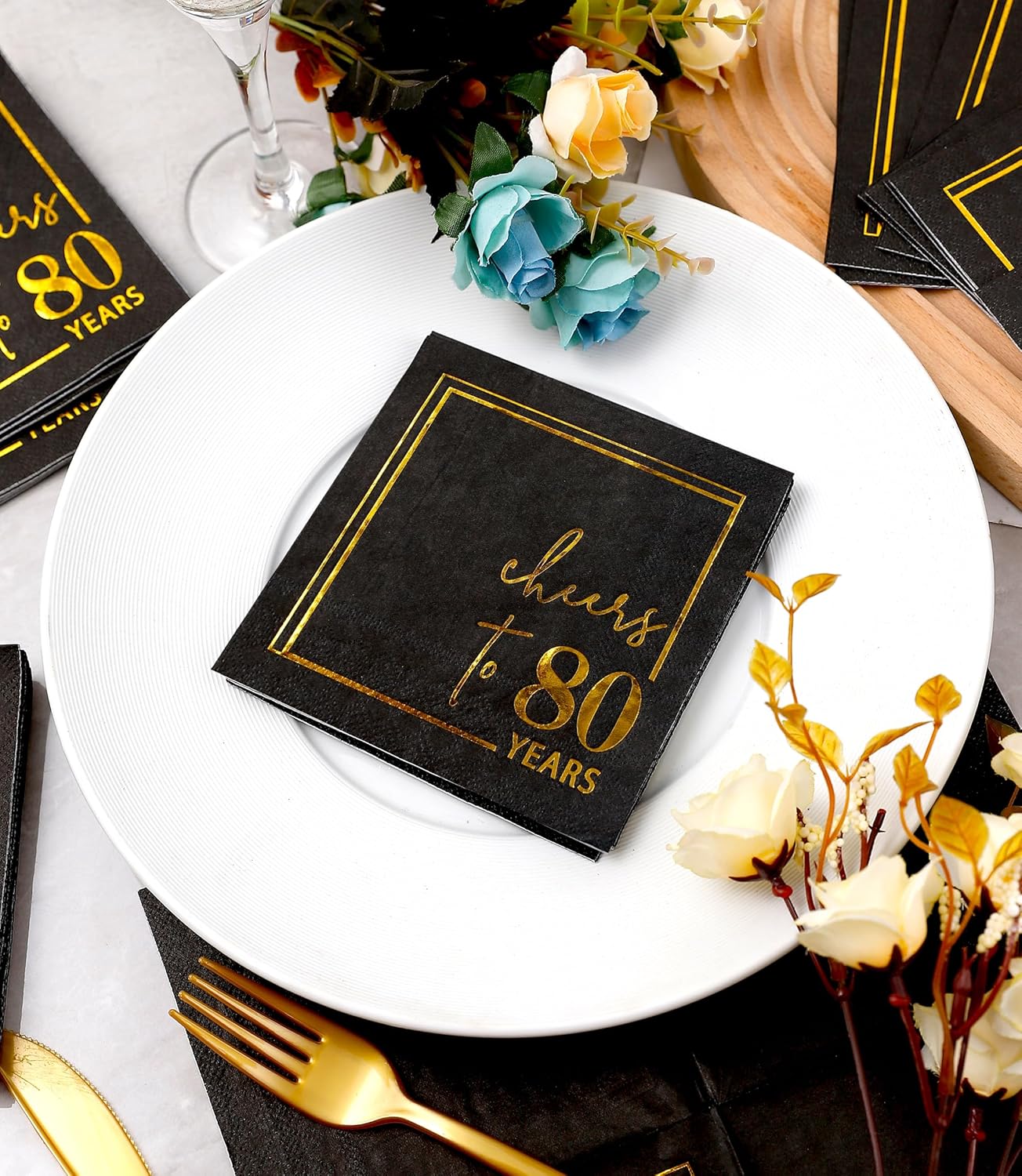 Black and gold party napkins premium pack